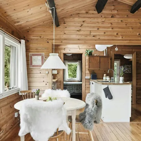 Simple Life In Traditional By Lyngsa