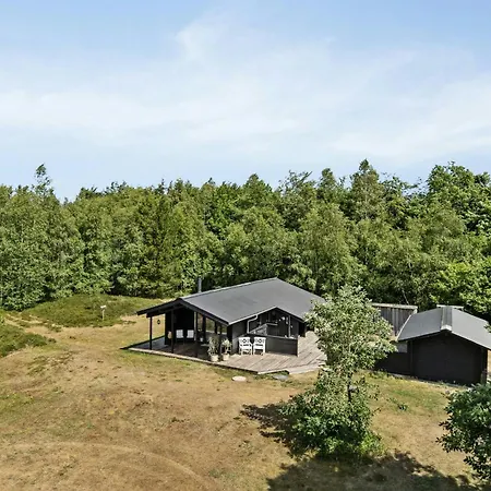 Simple Life In Traditional By Lyngsa