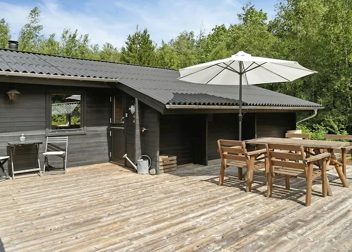 Simple Life In Traditional By Lyngsa