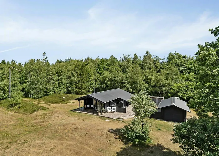 Simple Life In Traditional By Lyngsa